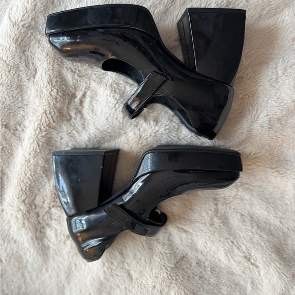 Jeffrey Campbell Black Platform Heels - Picture 1 of 3